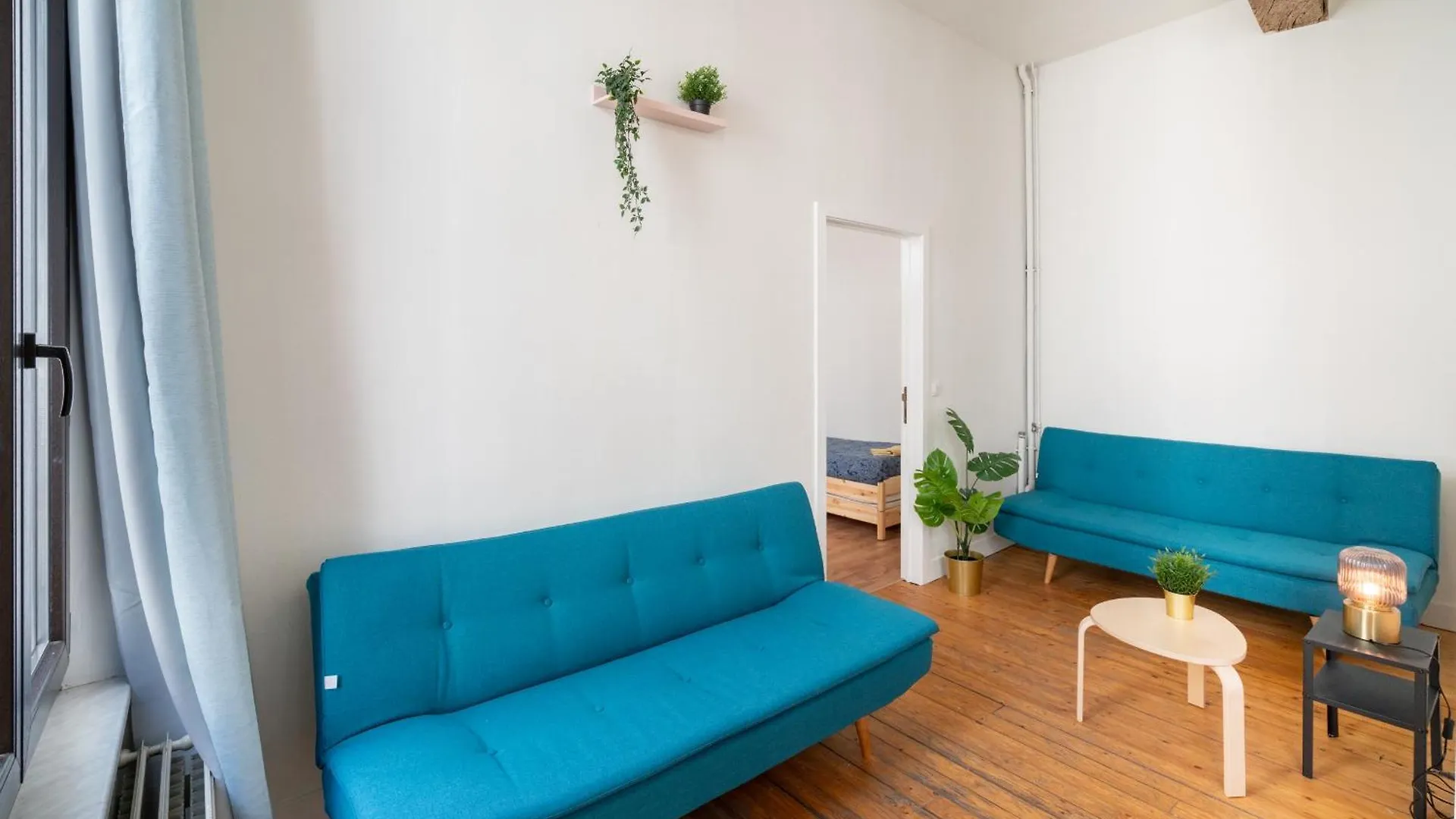 Large Authentic Antwerp Apartments Belgia